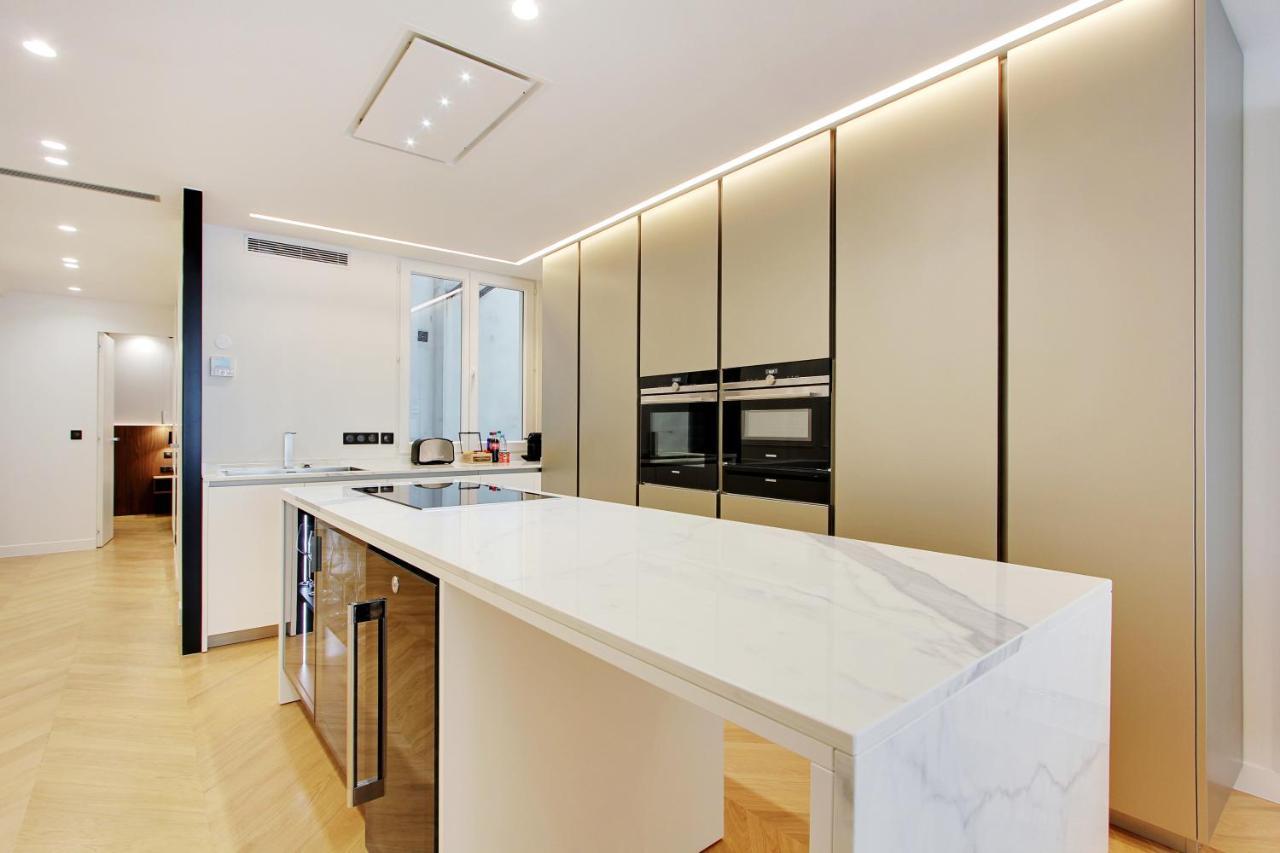 Stunning Apartment With View At The Very Heart Of Paříž Exteriér fotografie